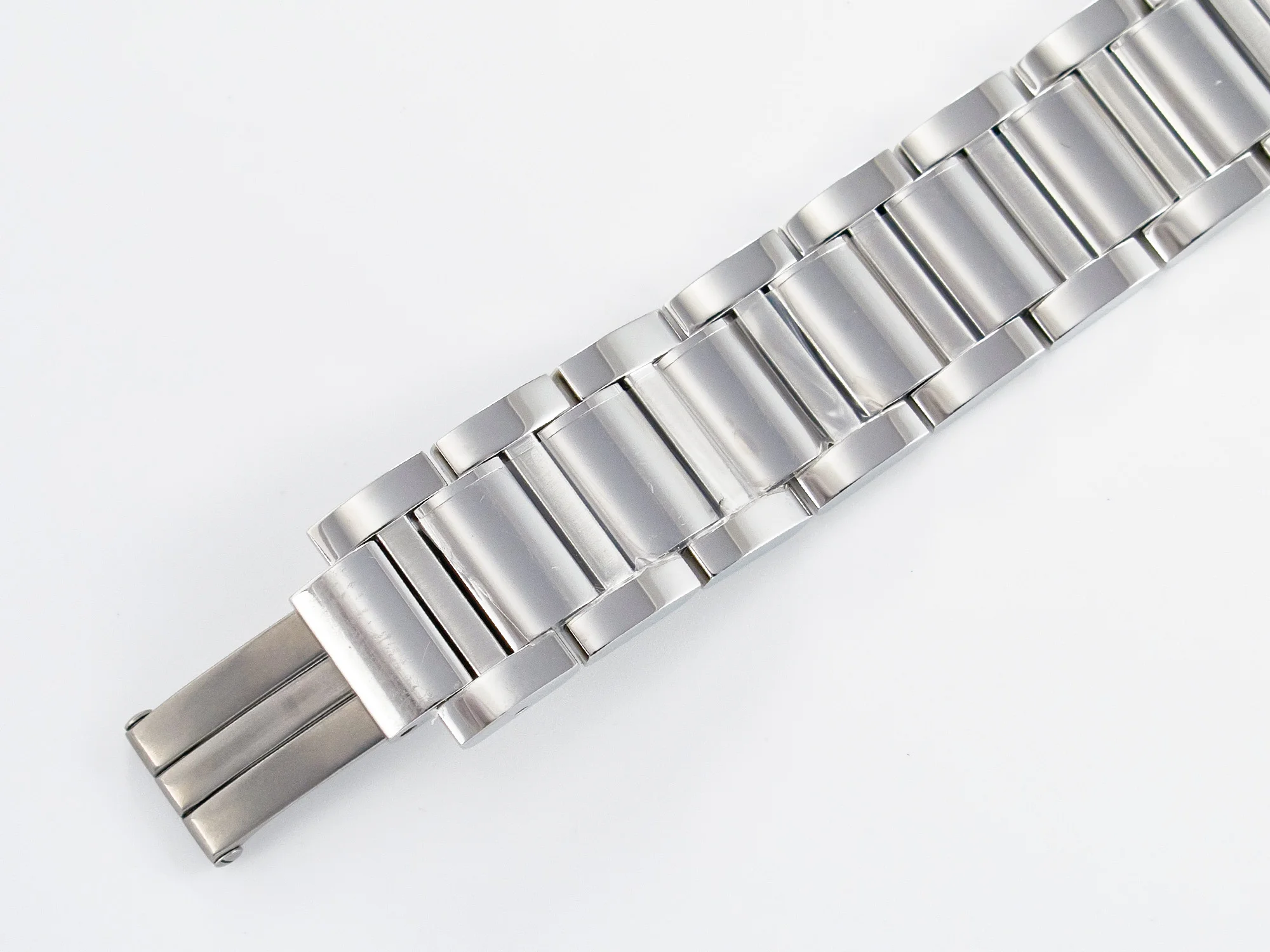 Tank Must SS 33.7mm DRF 1:1 Best Edition White Dial on SS Bracelet Jap Quartz