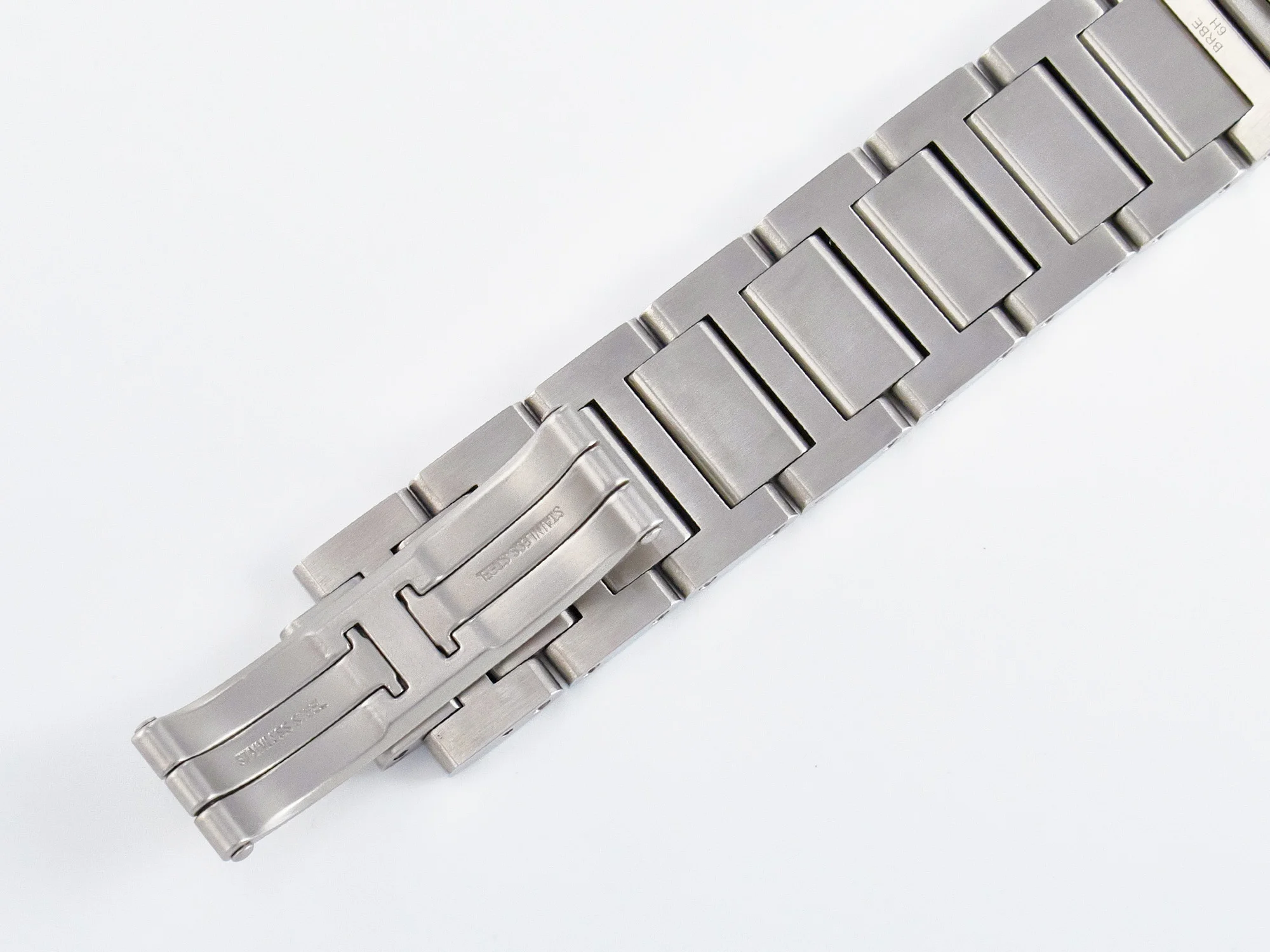 Tank Must SS 33.7mm DRF 1:1 Best Edition White Dial on SS Bracelet Jap Quartz