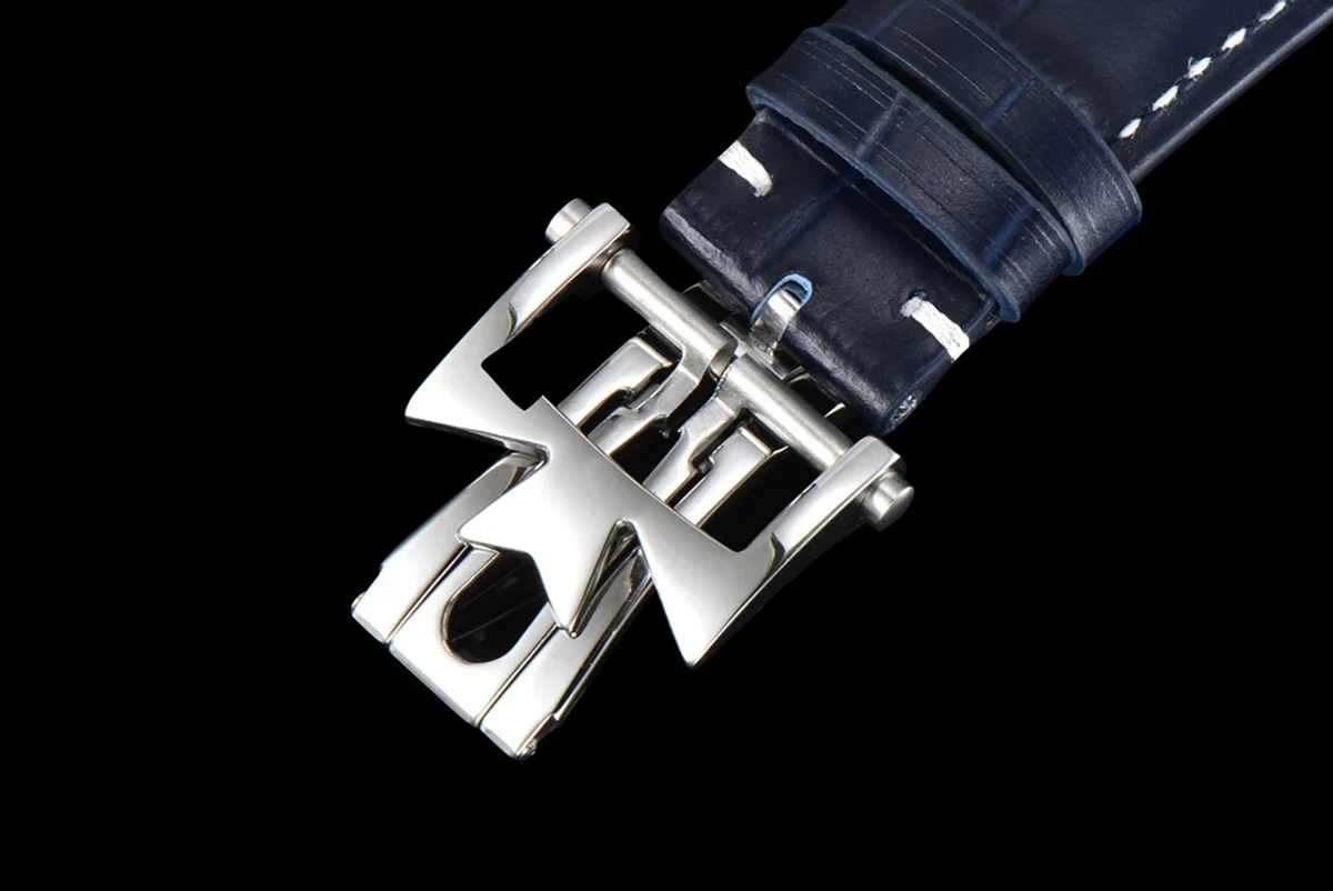 Traditionelle Complete Calendar White Dial in White Gold