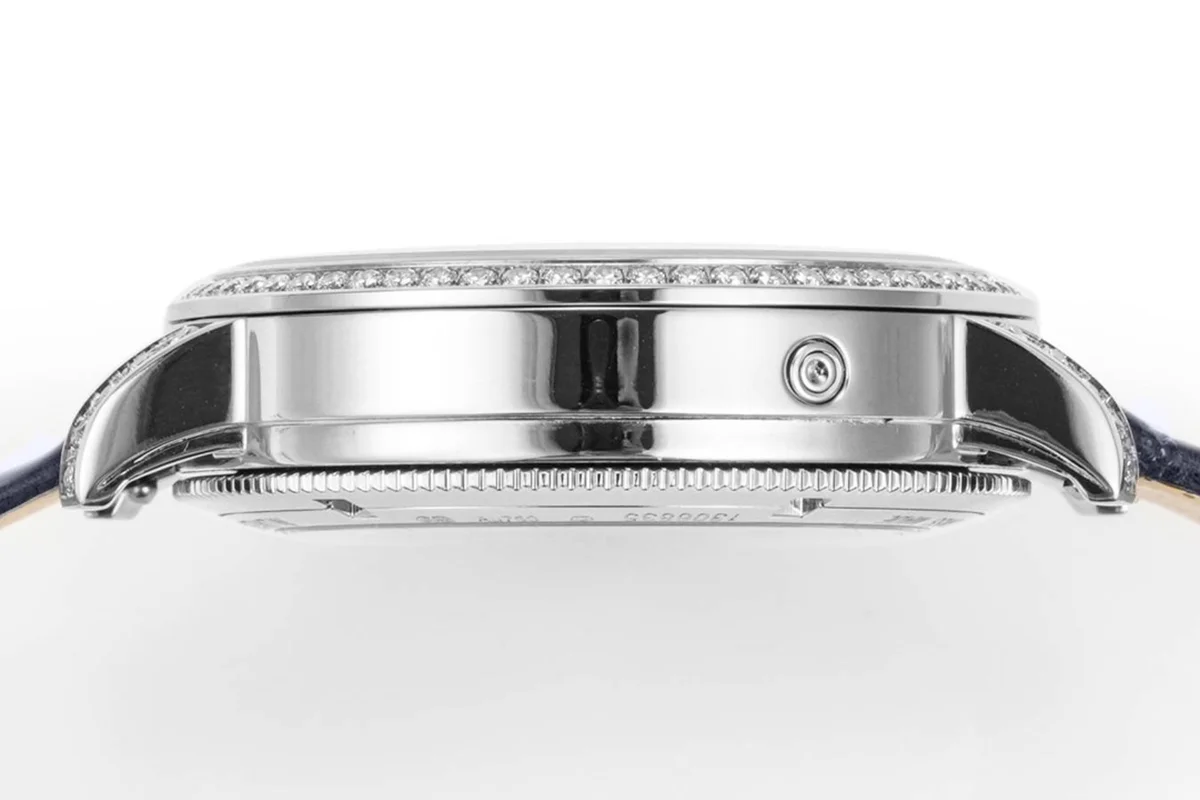 Traditionelle Moon Phase Diamond Paved Dial in White Gold