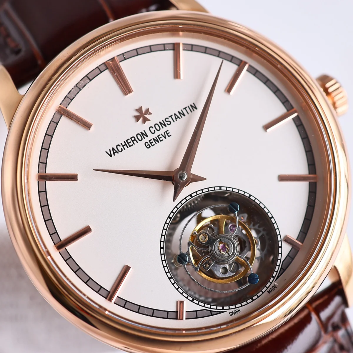 Traditionelle Tourbillon White Dial in Rose Gold