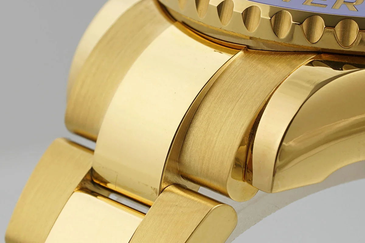 Yacht-Master II 116688 in Yellow Gold